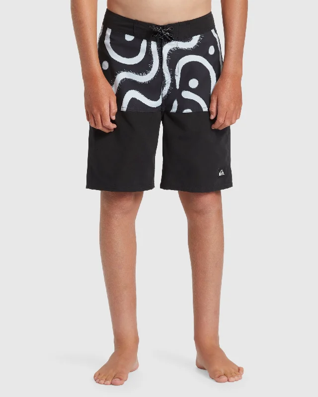 surf clothing for a streamlined, comfortable fit-Boys 8-16 Everyday Division 17" Boardshorts